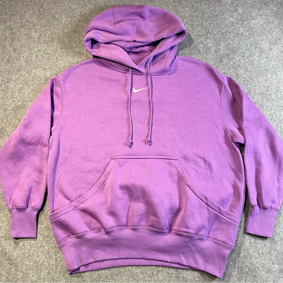 Nike NWT Women’s Light Purple Oversized Sweatshirt Size Medium Front Pocket - Picture 1 of 16